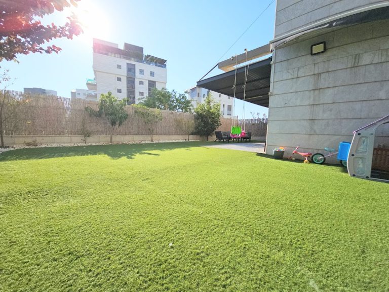 דירת גן למכירה שכונת רקפות ראשלצ גינה